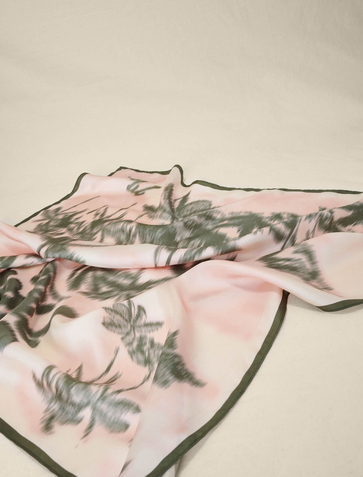 Halstuch mit Palmenprint