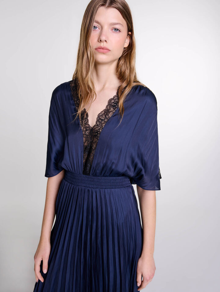 Langes Plissee-Kleid mit Spitze