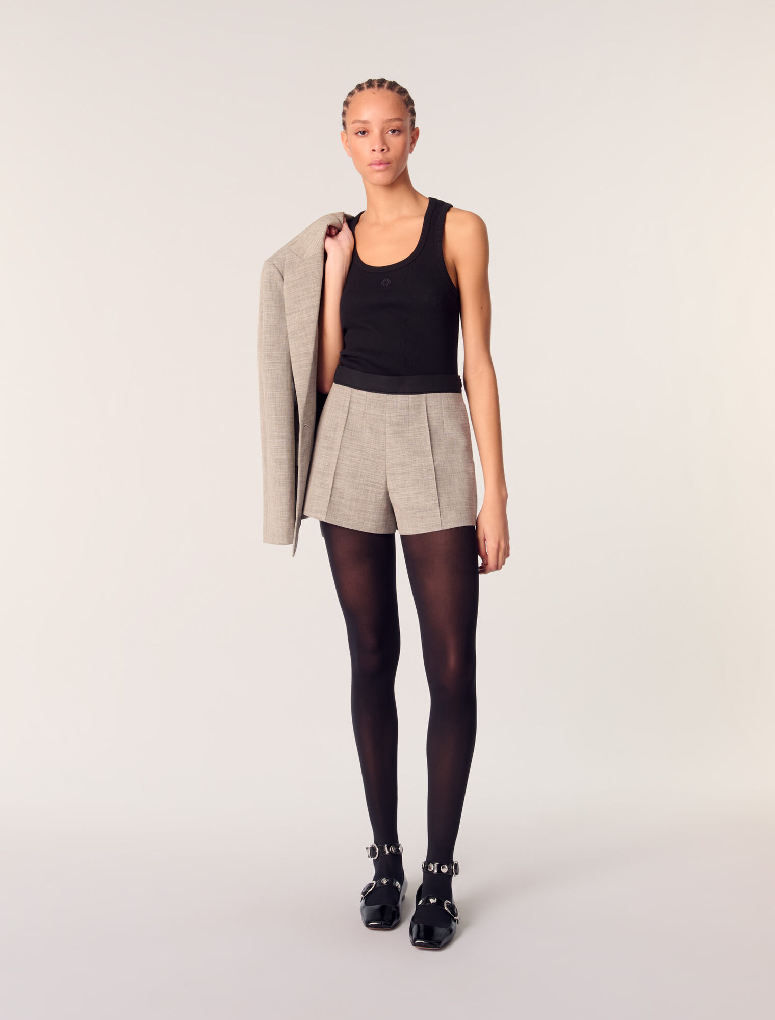Anzugshorts mit Abnähern