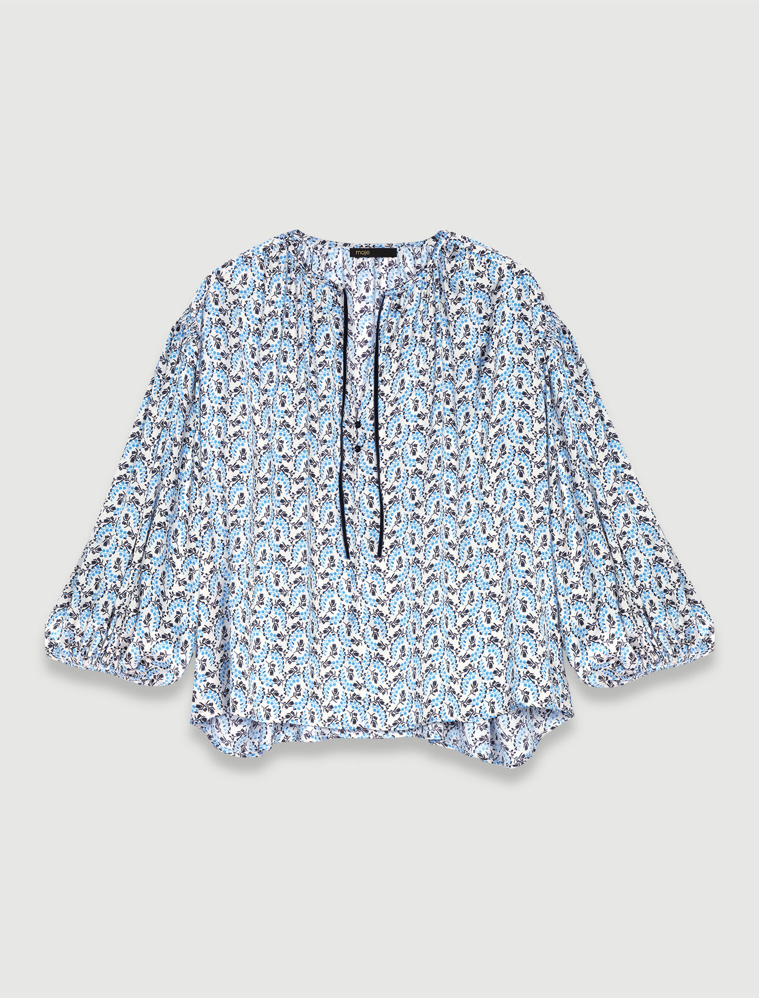 Weit geschnittene Satinbluse