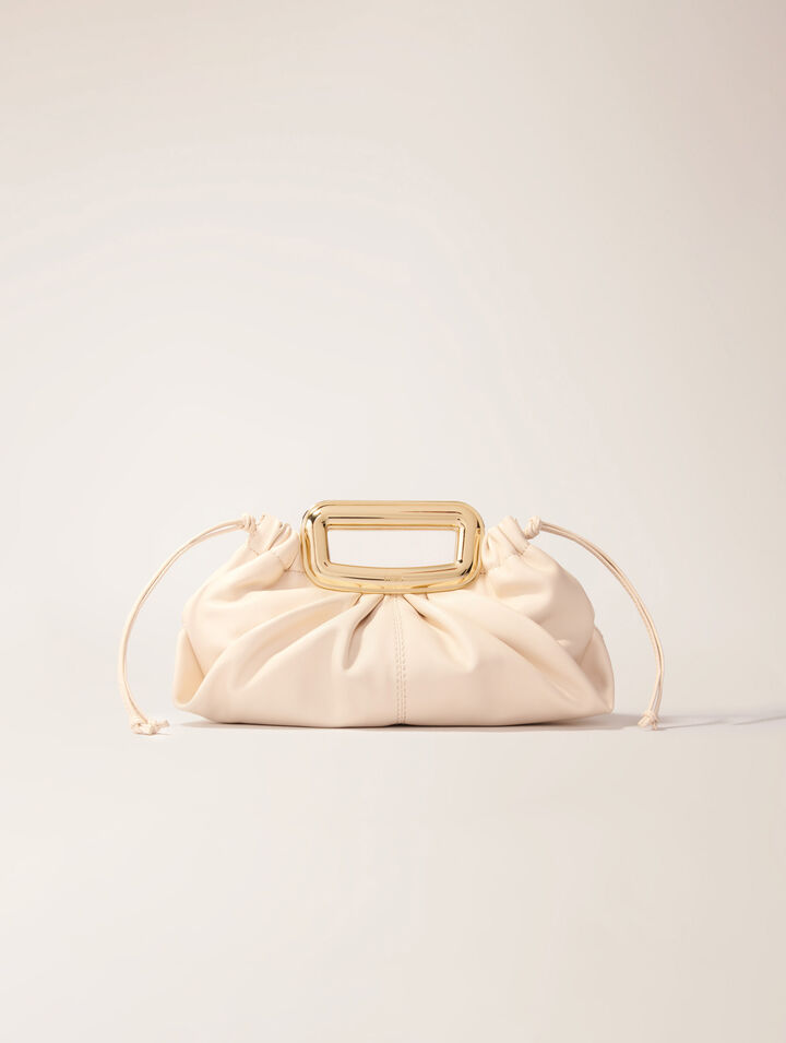 Clutch aus Leder mit Metallgriff