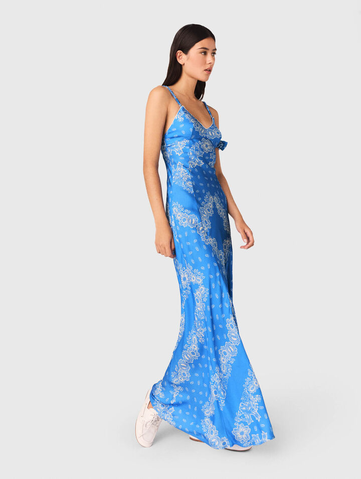 Langes bedrucktes Kleid