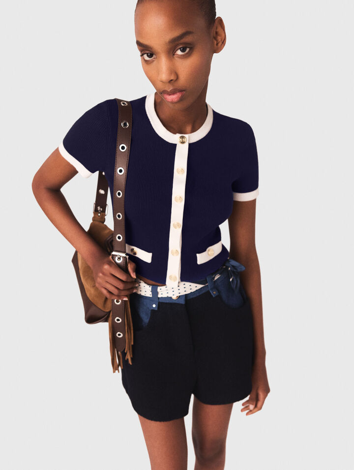 Kurzer Cardigan mit Kontrastdetails