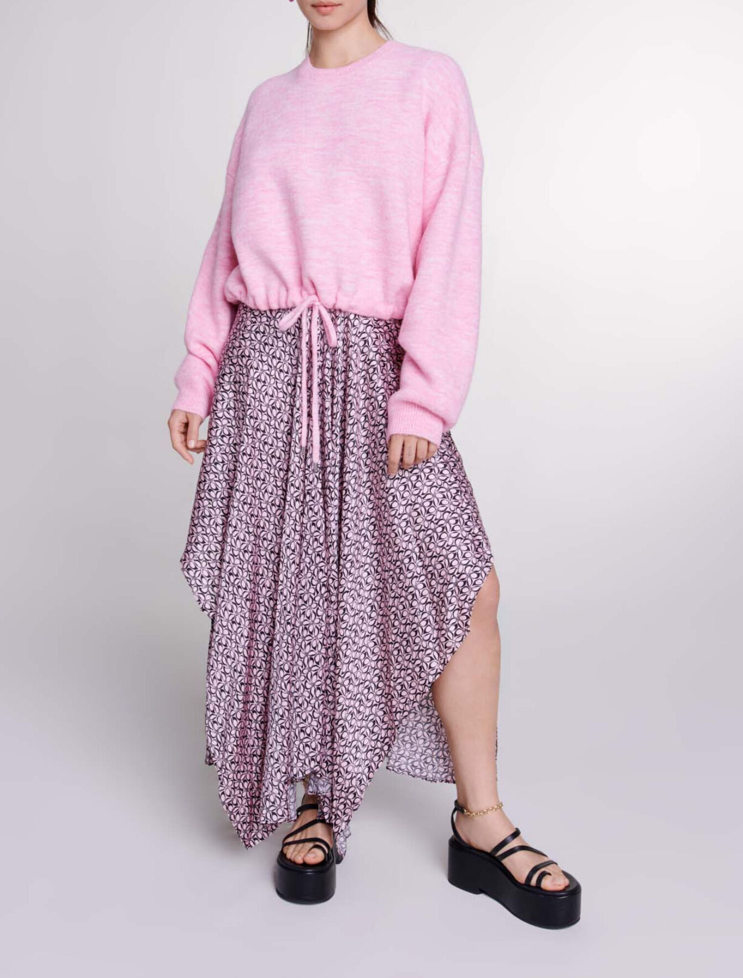 Kurzer Strickpulli mit Kordel