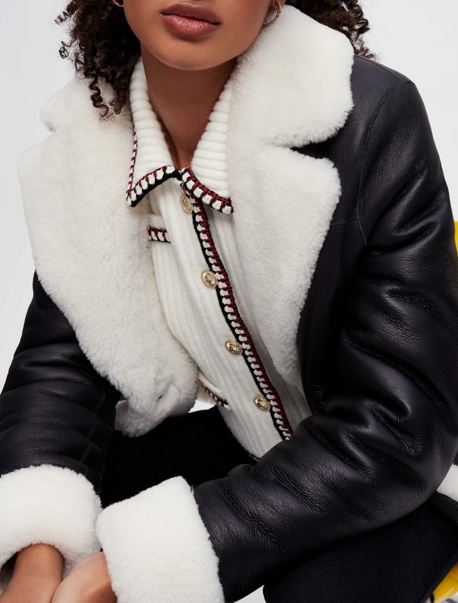 Zweifarbiger Mantel aus Pelzvelours