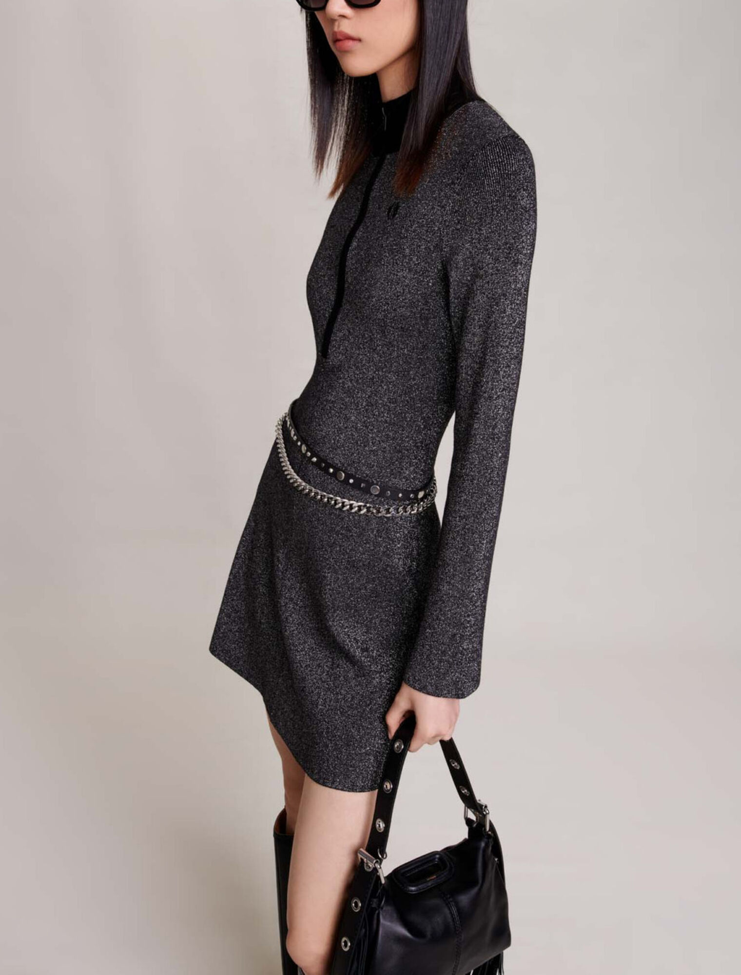 Kurzes Strickkleid mit Pailetten