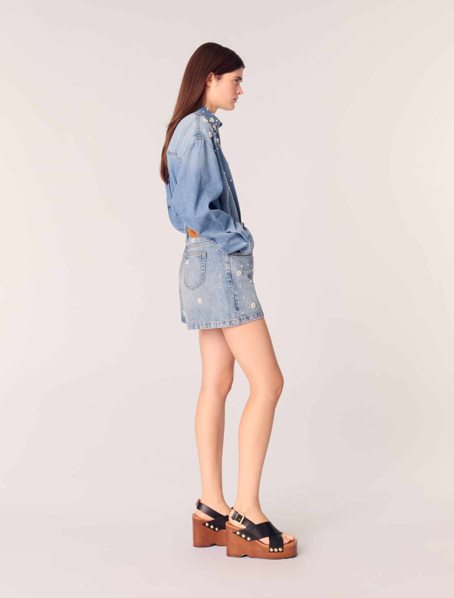 Denim-Shorts mit bestickten Perlen