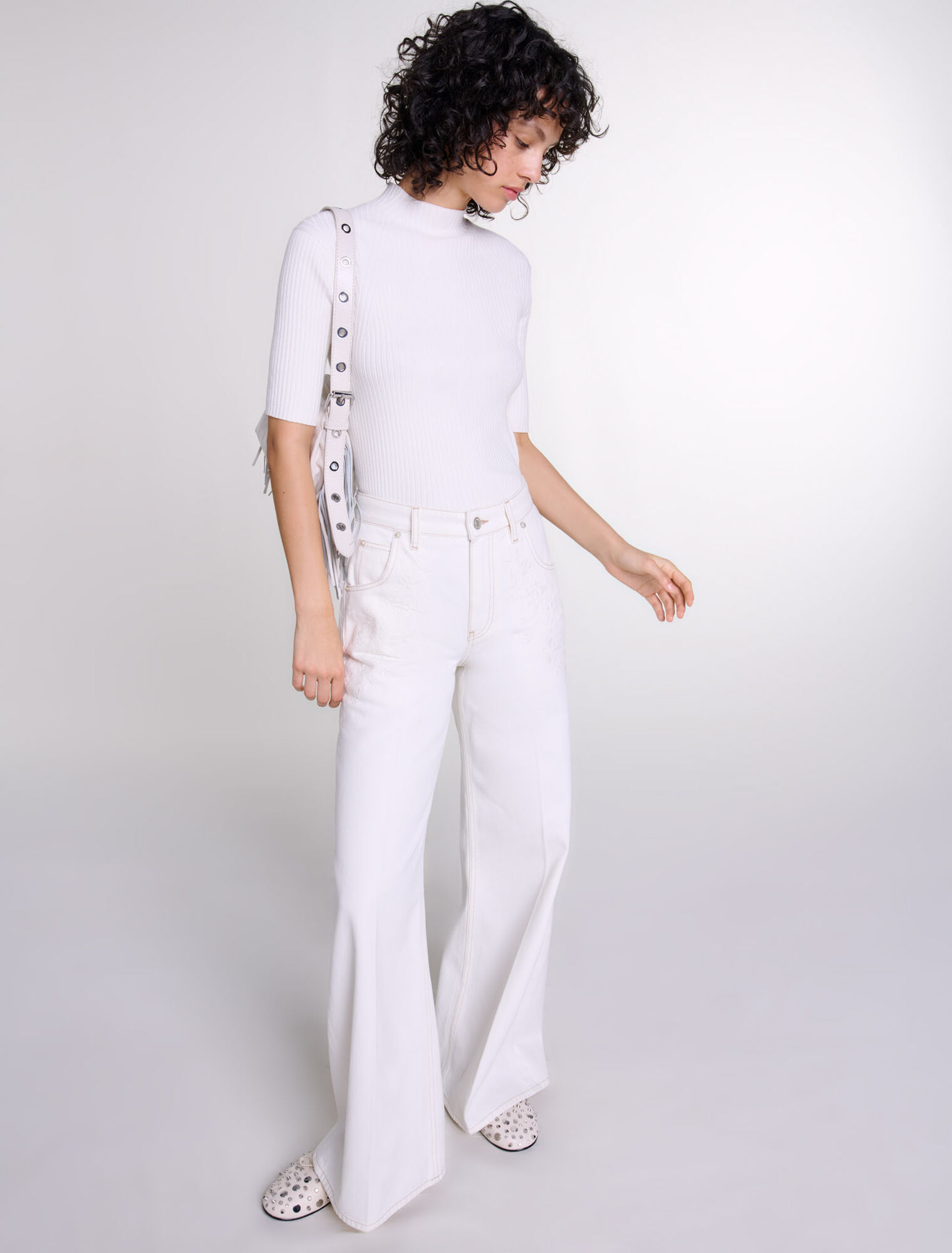 Bestickte weite Jeans, hoher Bund