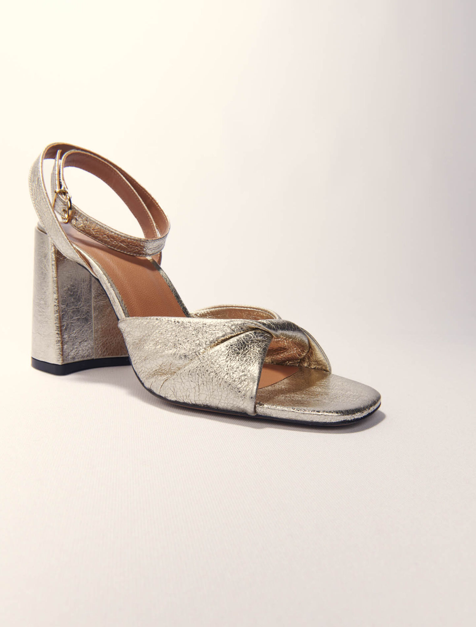 Absatzsandalen aus Metallicleder