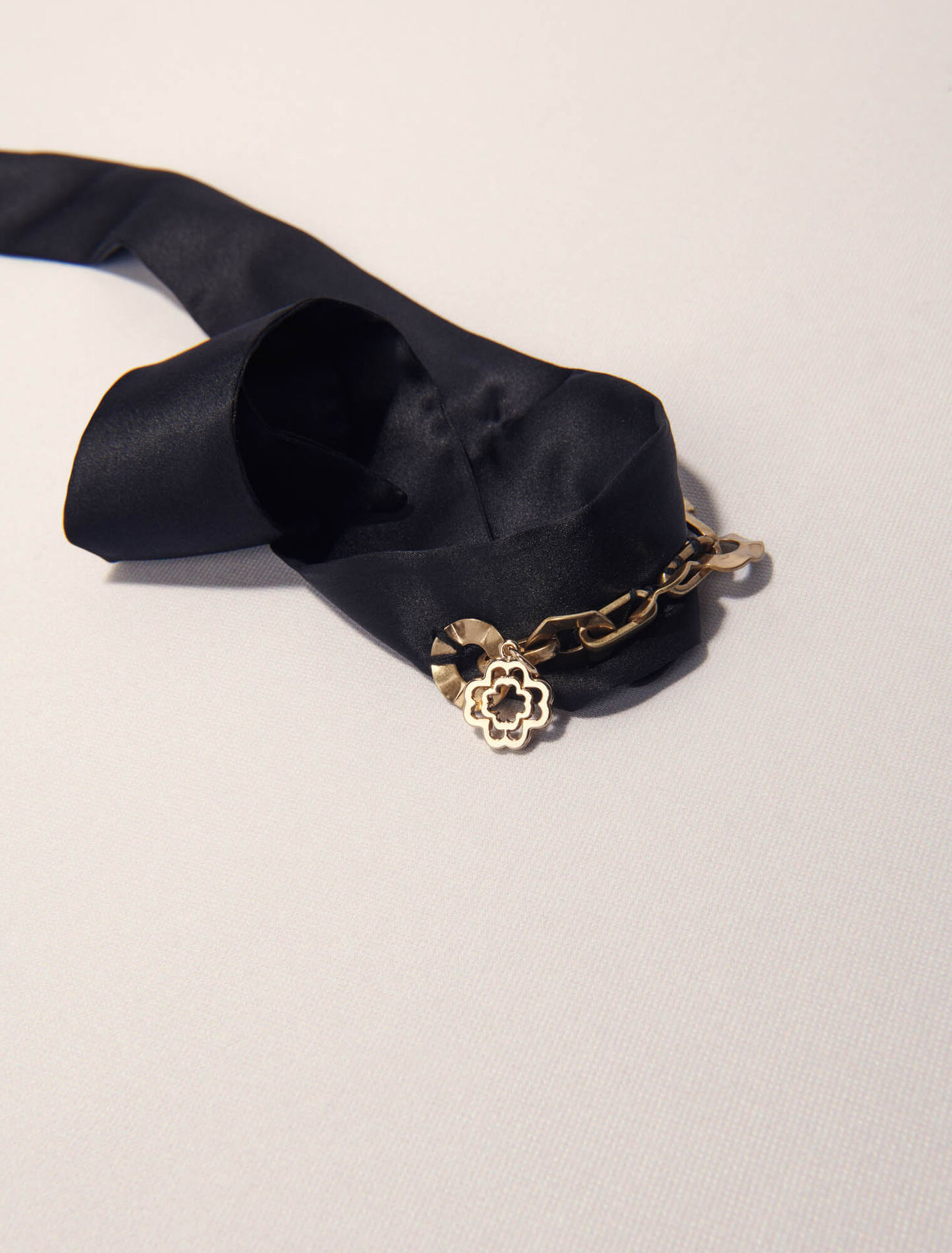 Twilltuch mit Kette