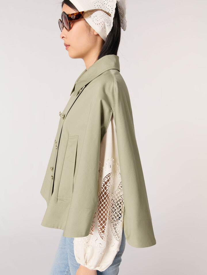 Kurzer Trenchcoat im Cape-Stil