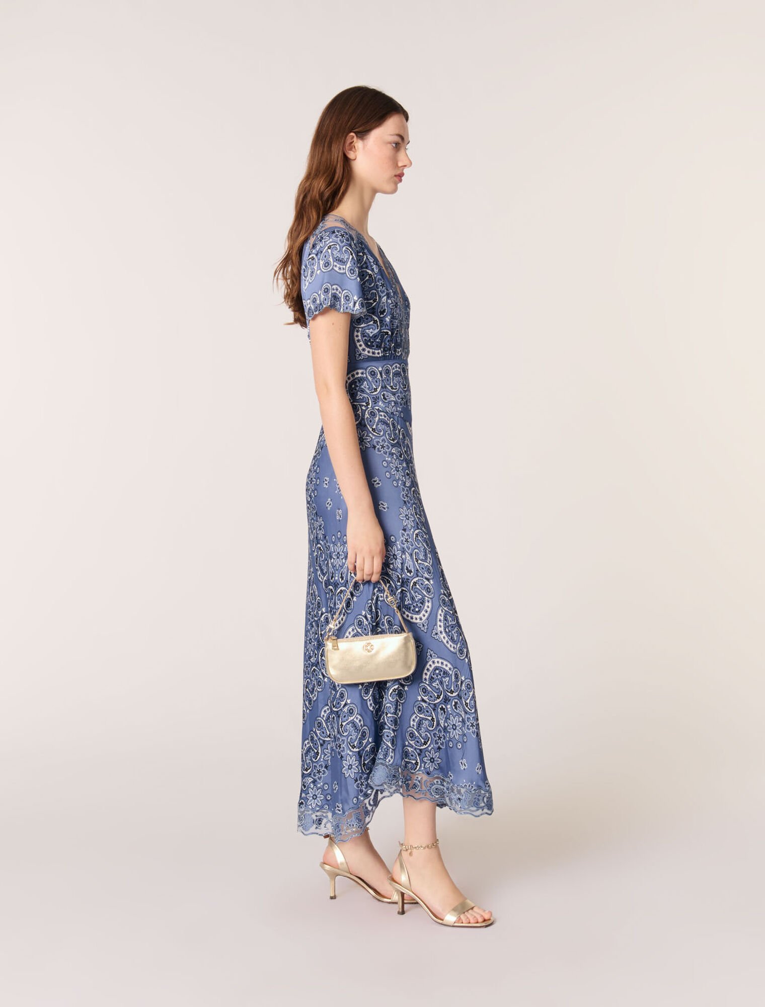 Langes fließendes Kleid mit Print