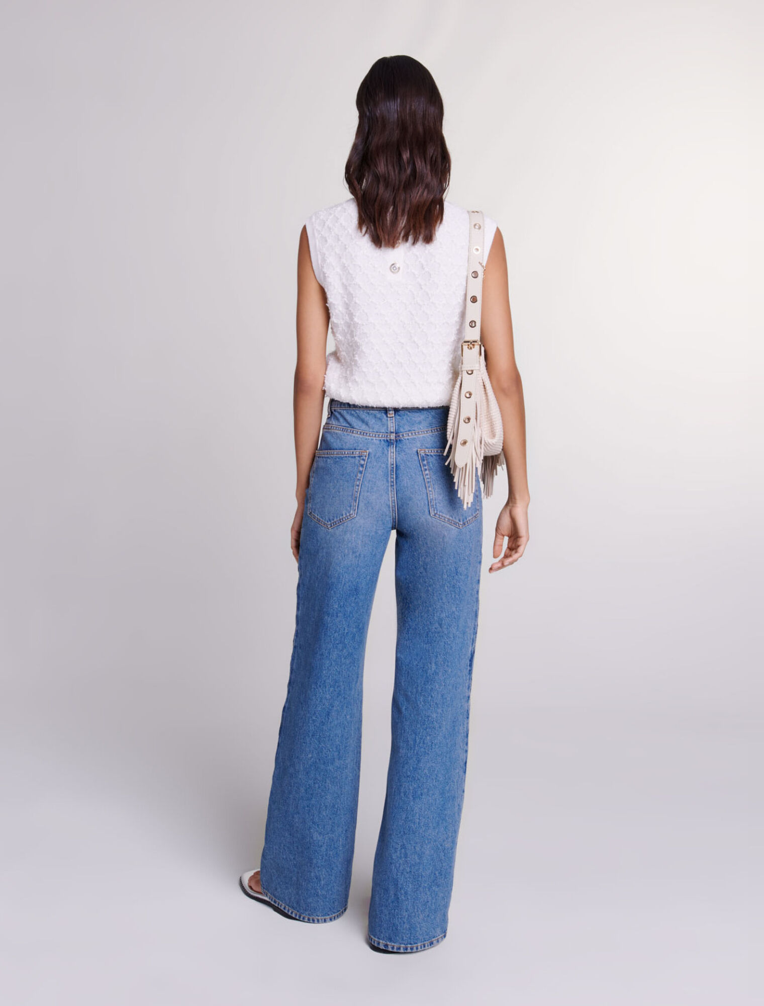 Gerade Jeans Lochmuster und Perlen