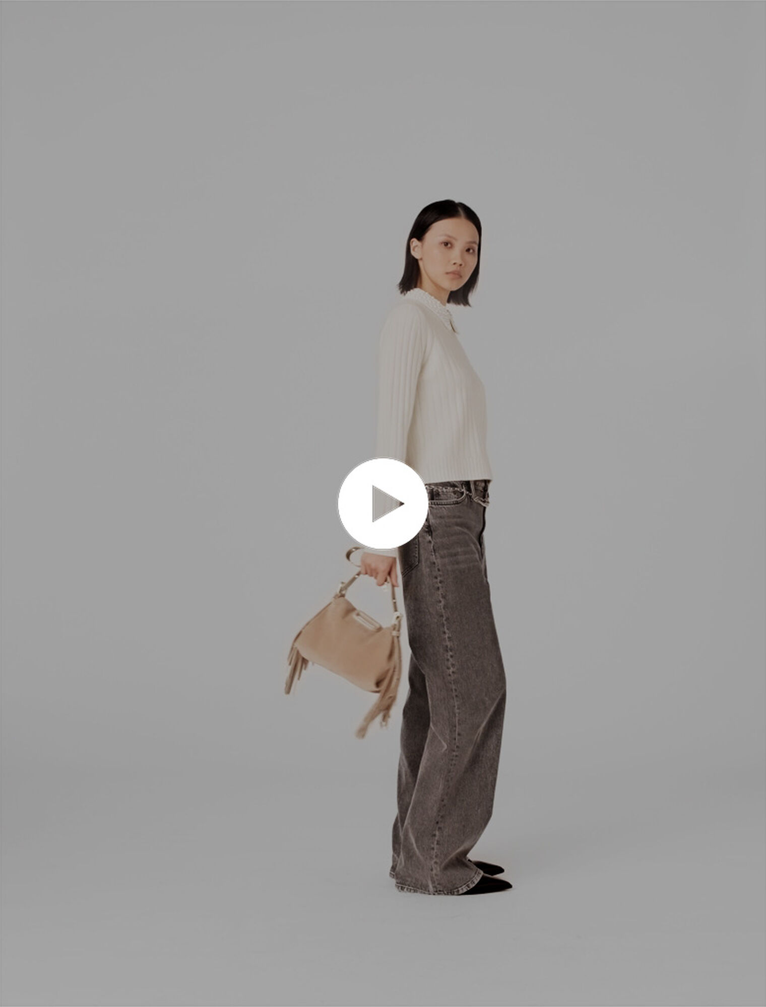 Rippstrickpullover mit Perlenkragen