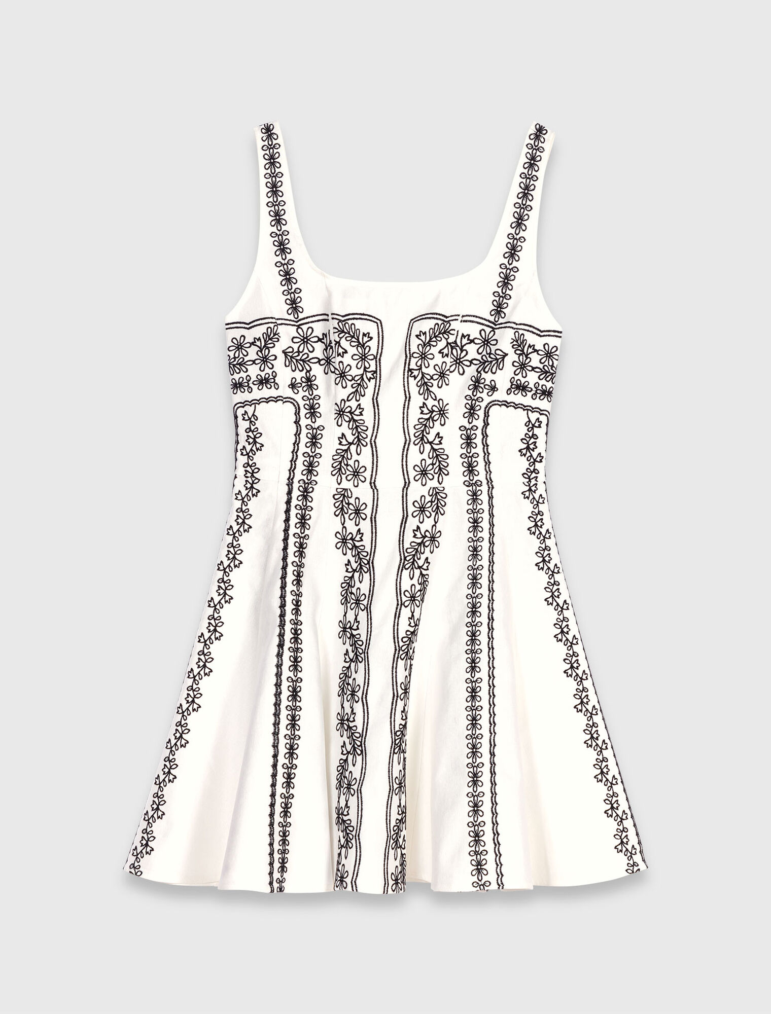 Kurzes besticktes Trägerkleid