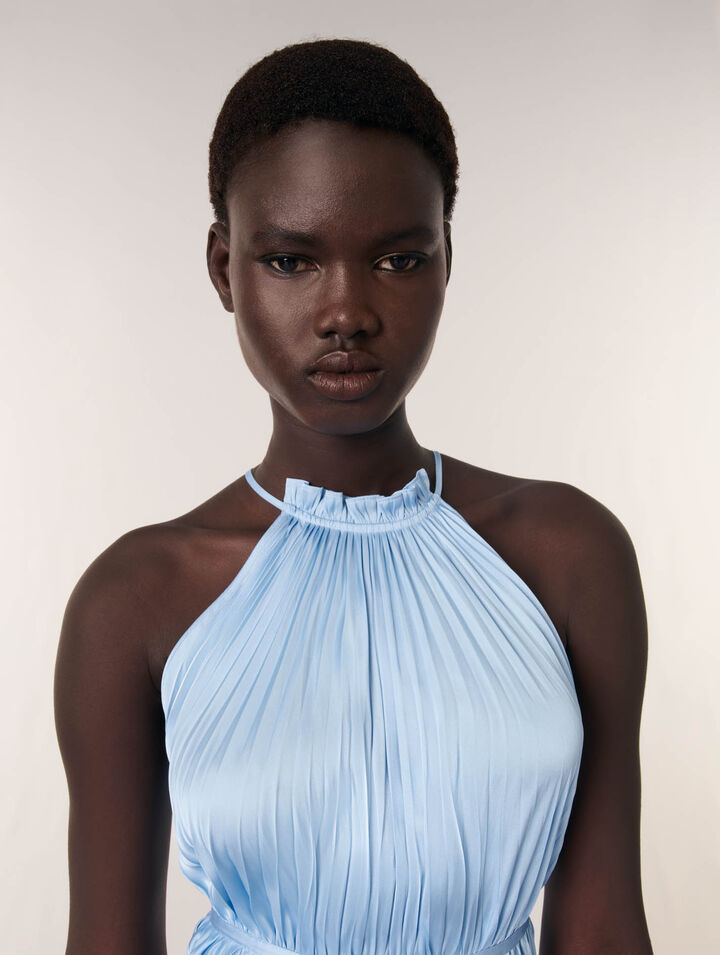 Langes plissiertes Kleid