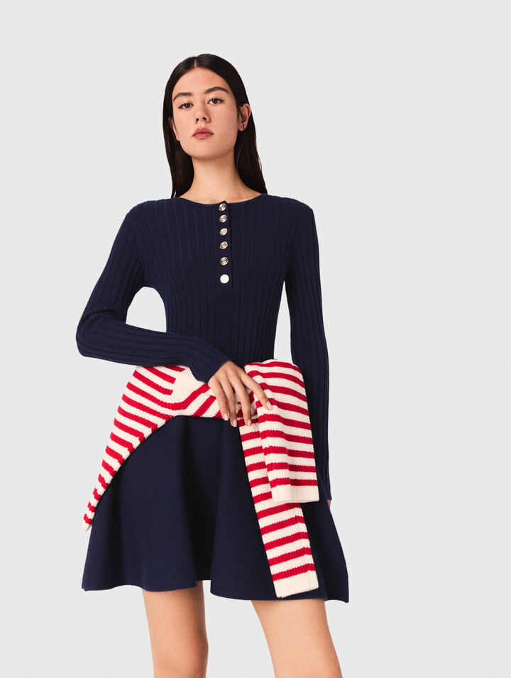 Strickkleid mit ausgestelltem Rock