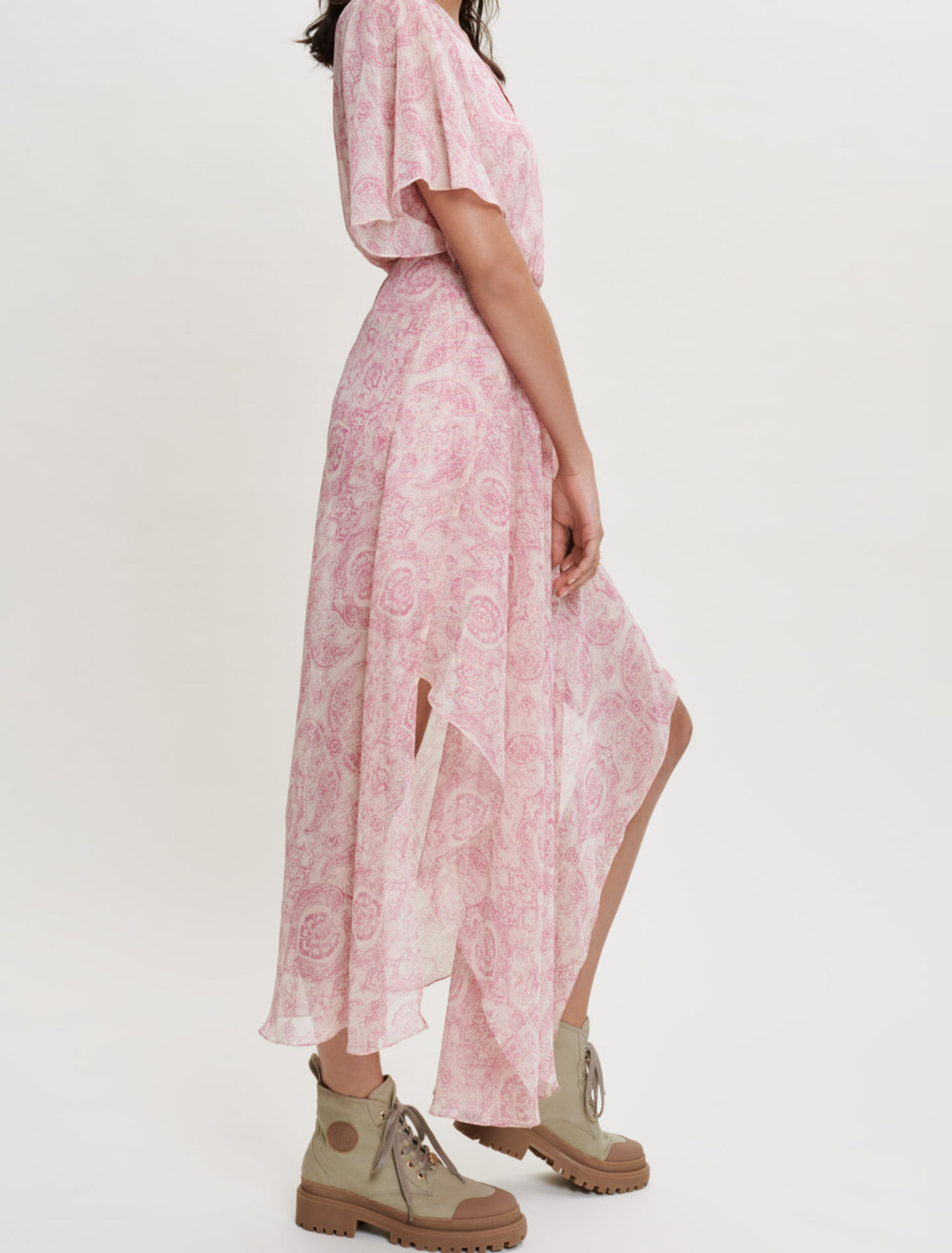 Fließendes Schalkleid mit Kaschmirdruck