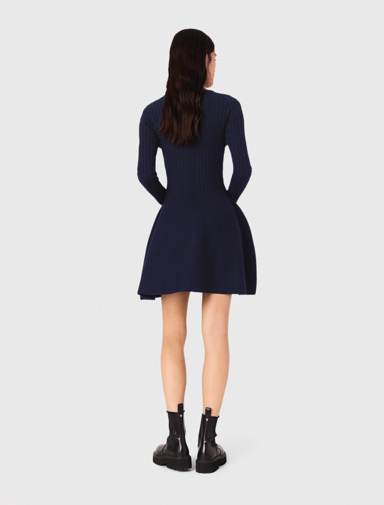Strickkleid mit ausgestelltem Rock