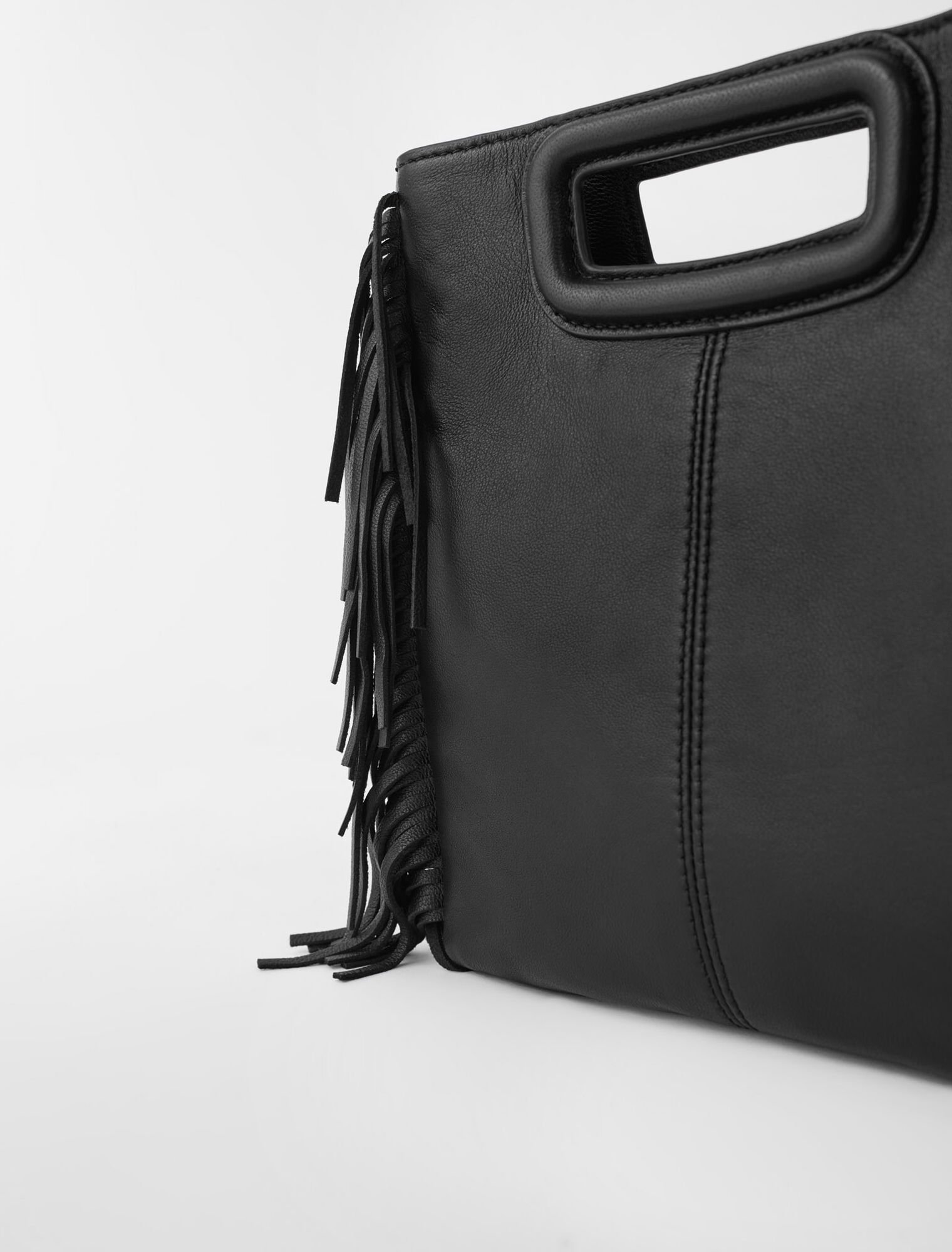 M-Tasche aus Glattleder mit Fransen