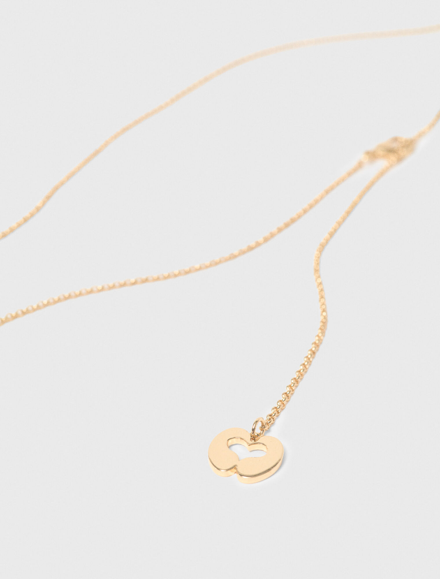 Goldene Halskette mit Ringdetails