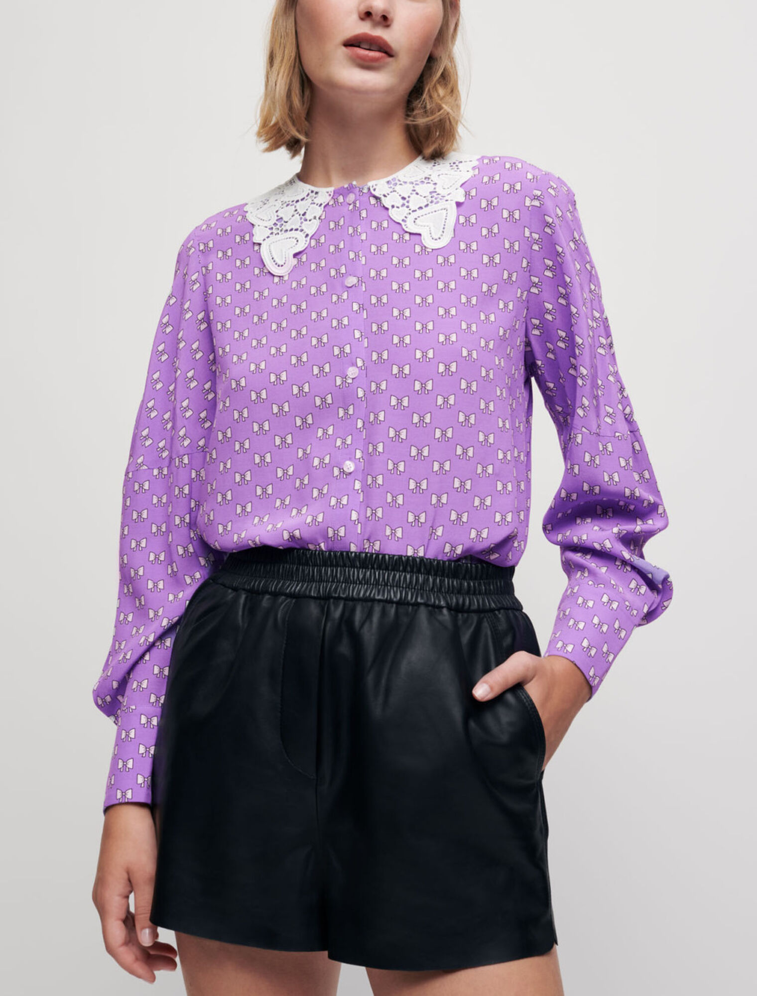 Shirt mit Schleifenprint