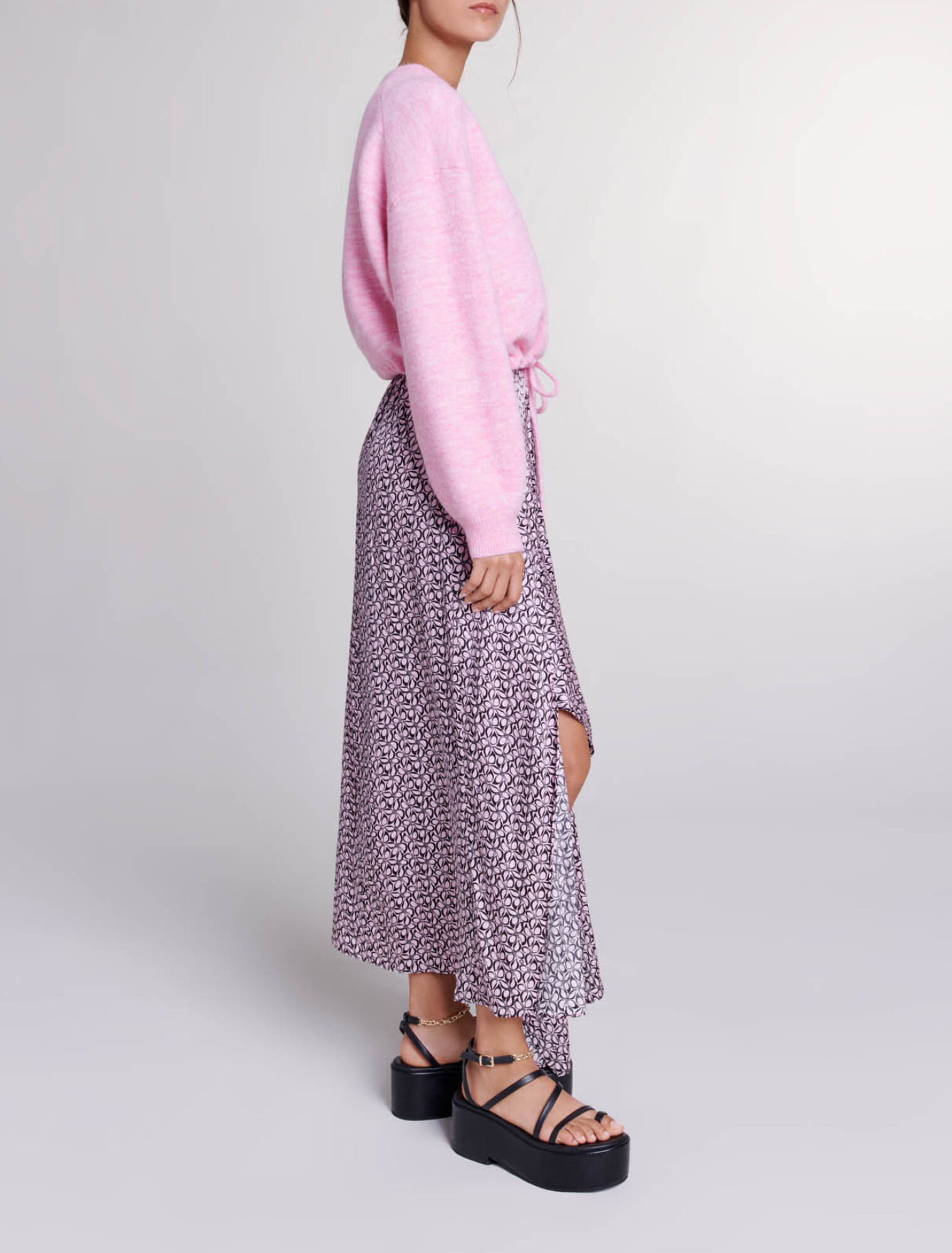 Kurzer Strickpulli mit Kordel