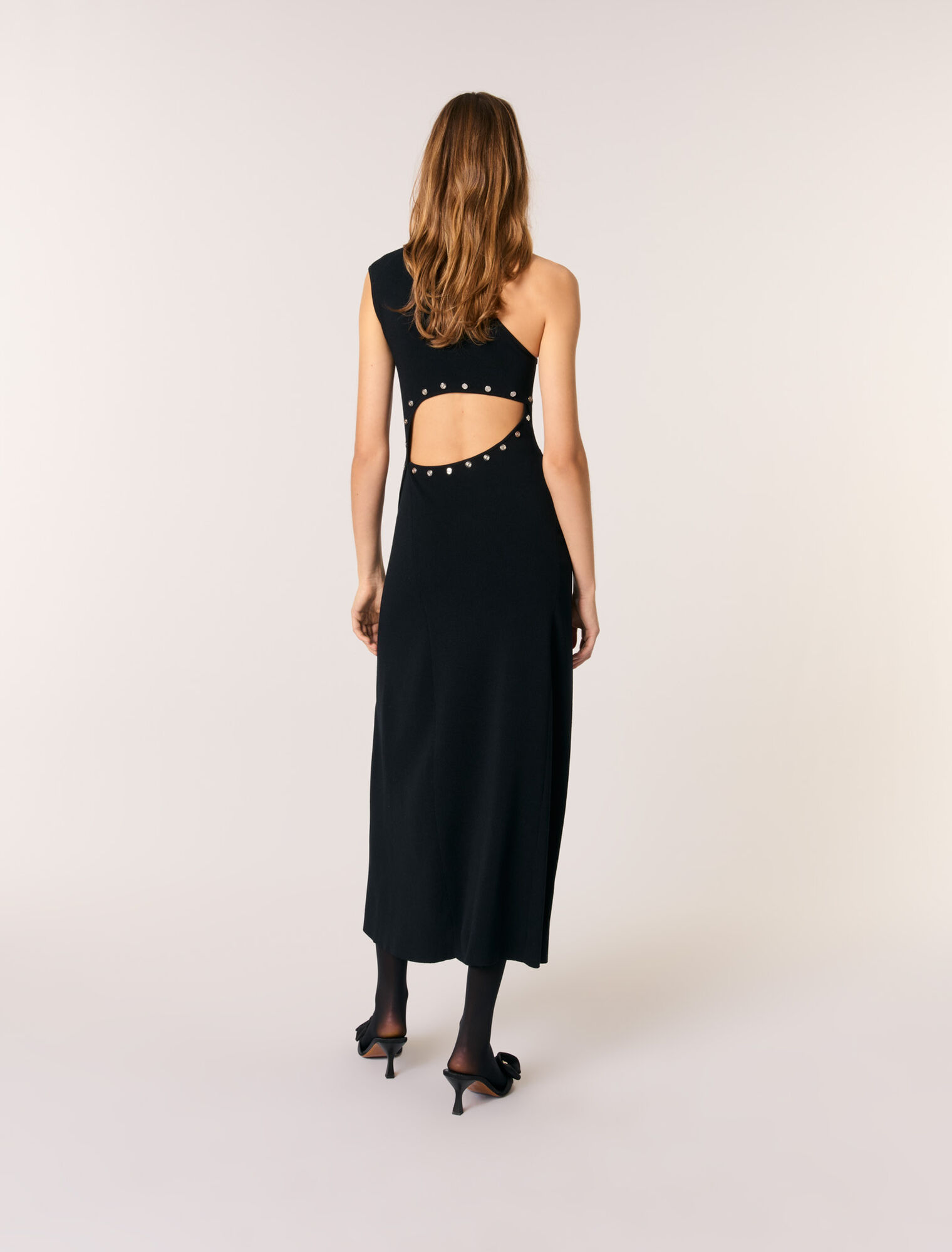 Langes asymmetrisches Strickkleid