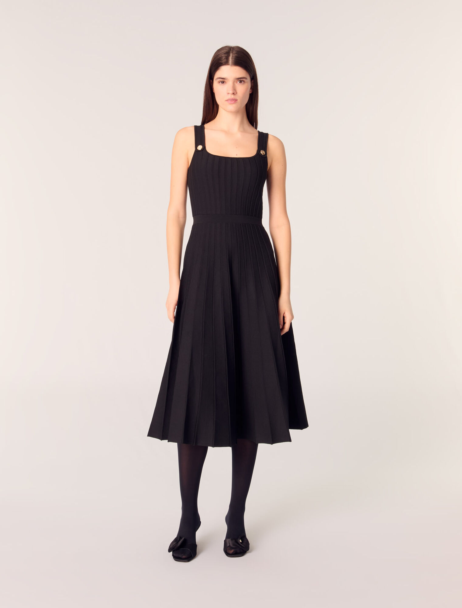 Midi-Kleid aus plissiertem Strick