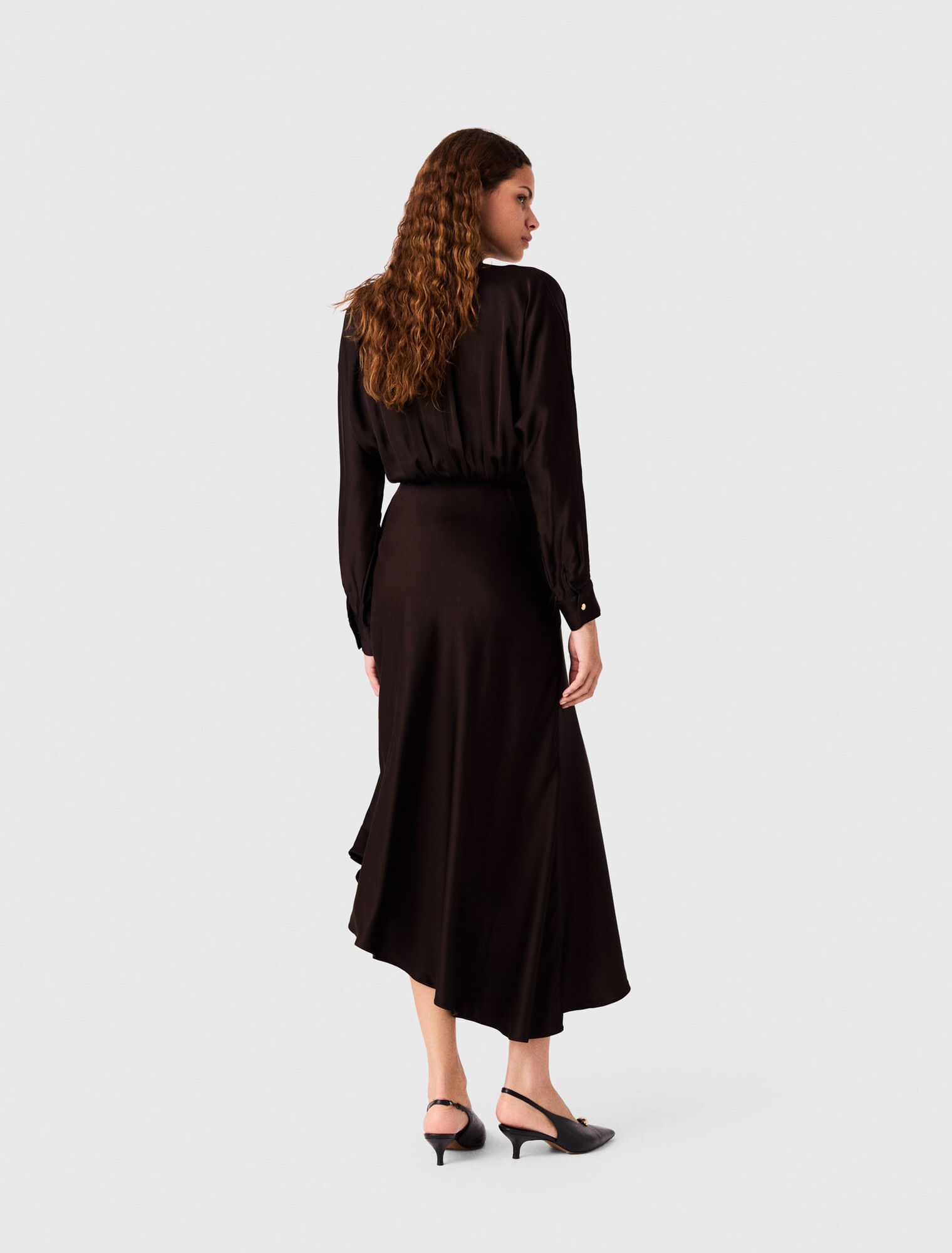 Asymmetrisches Midikleid aus Satin