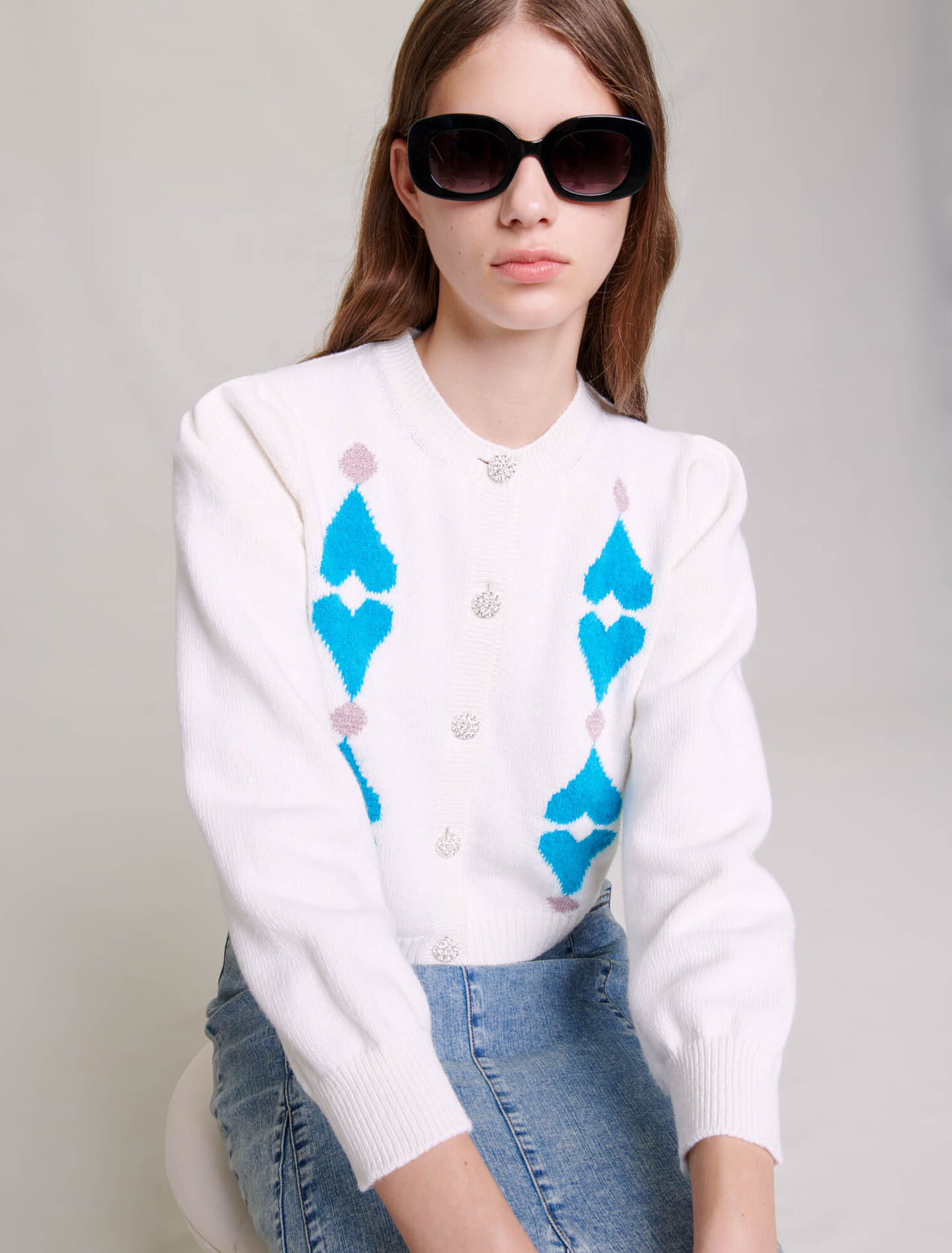 Kurze Cardigan mit Herzmotiven