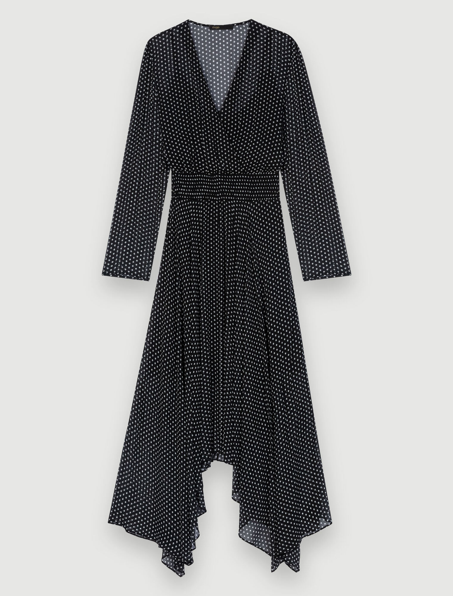 Mittellanges, gepunktetes Kleid