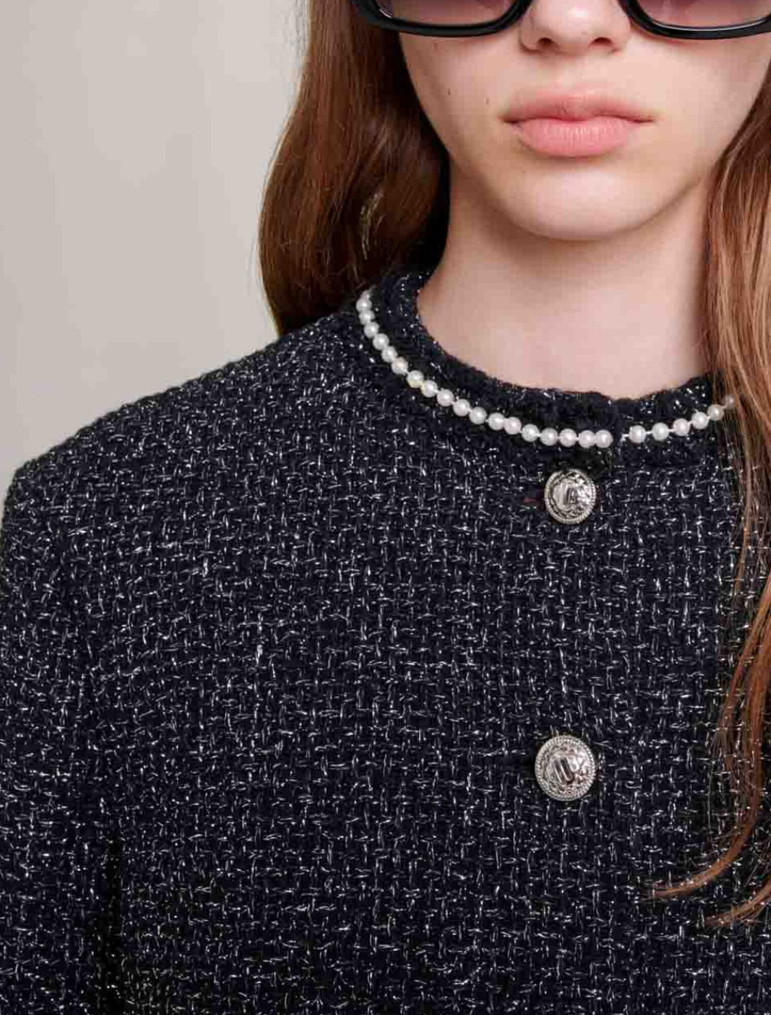 Kurze Jacke mit Perlen