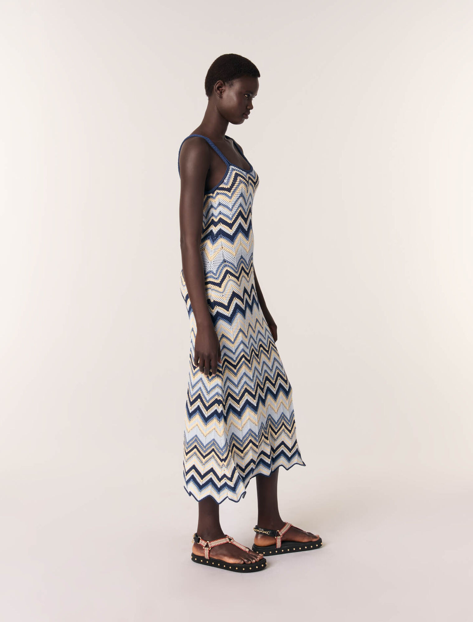 Langes Häkelkleid