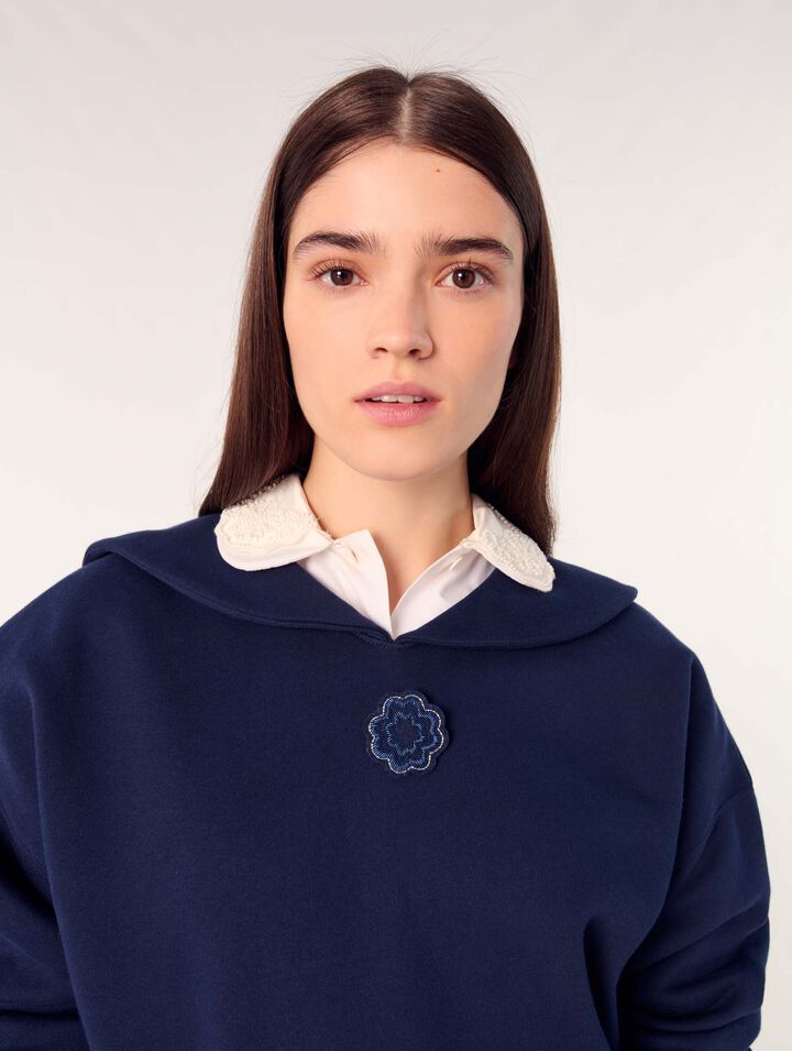 Kurzes Sweatshirt mit Stcikerei