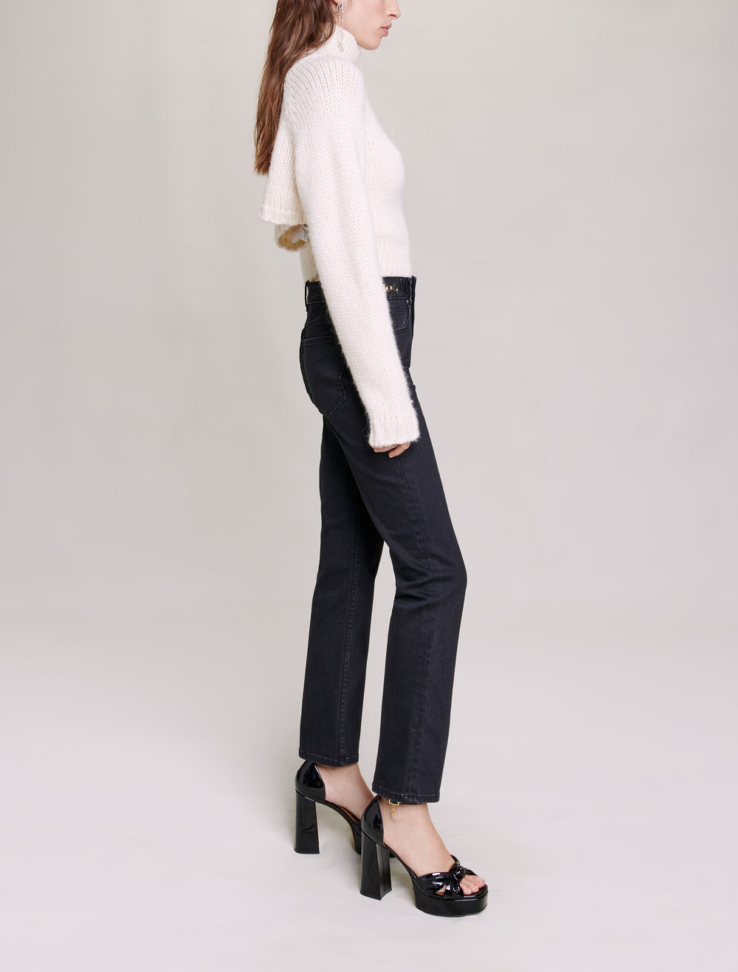 Jeans mit Gliederketten und Fransen