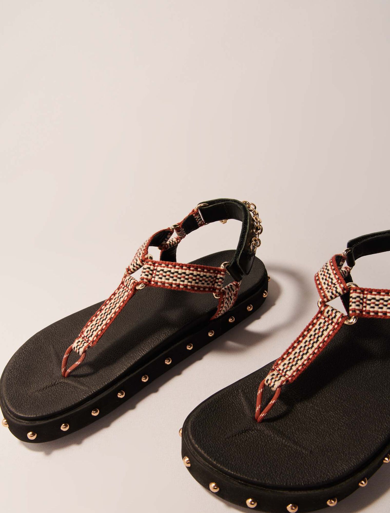 Flache Sandalen aus Kordel und Leder