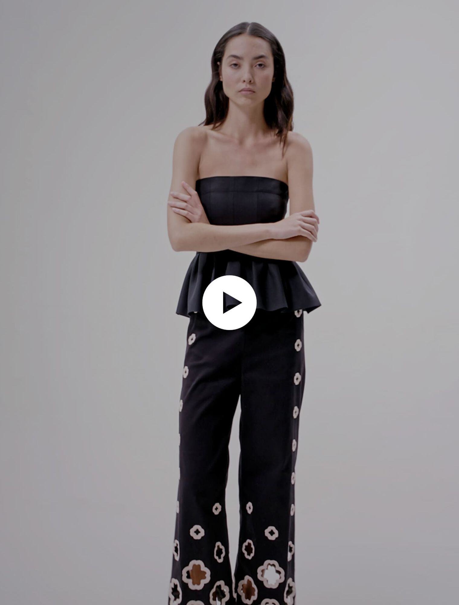 Lange gehäkelte Hose