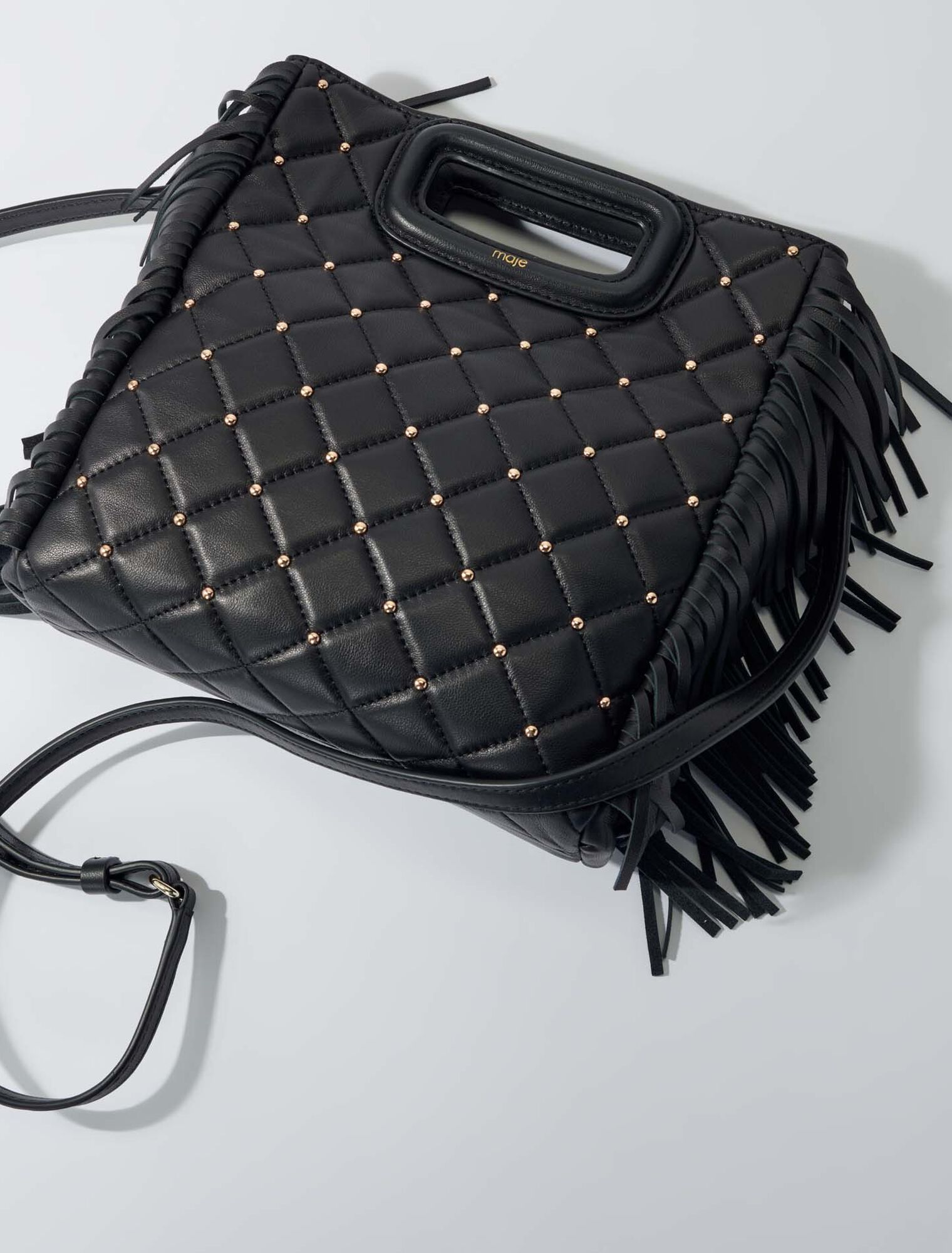 M-Tasche aus Leder mit Nieten