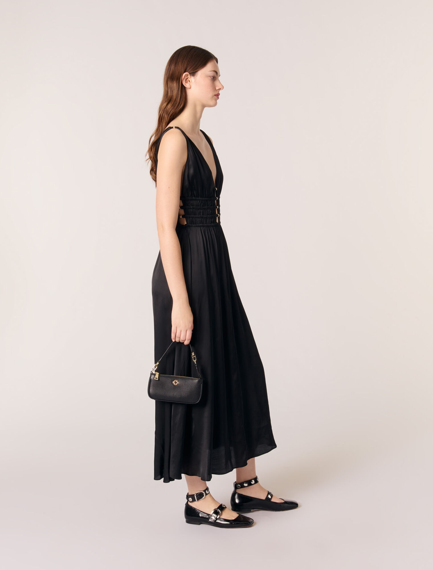 Satinkleid mit Cut-outs