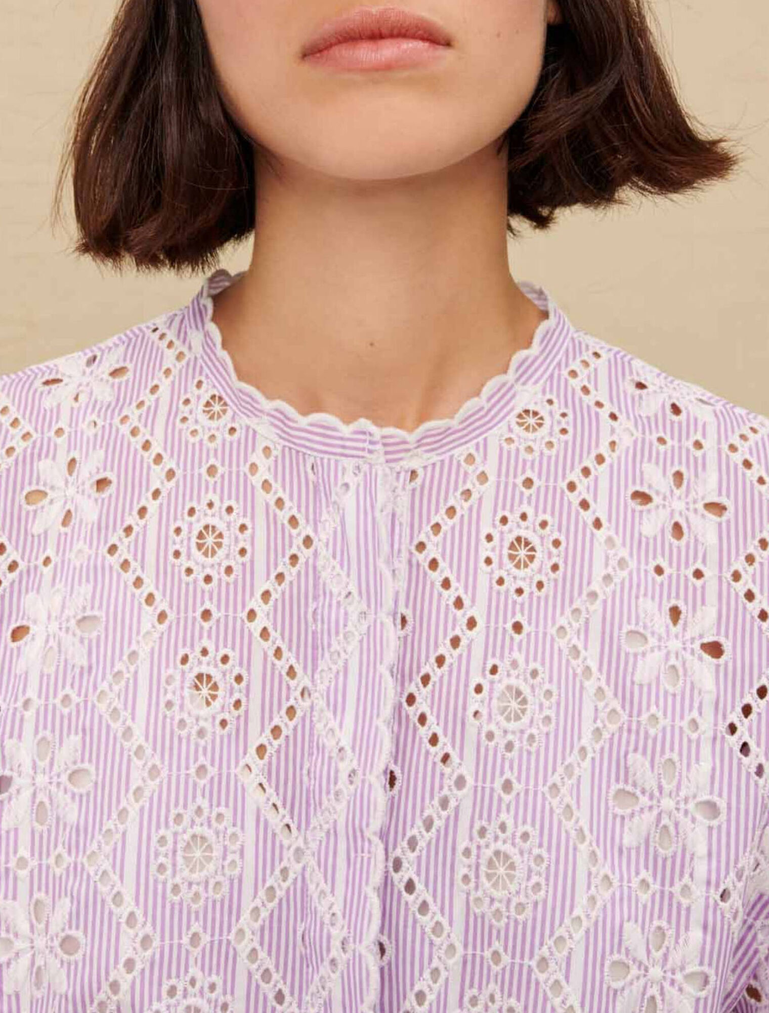 Kurzes, besticktes Baumwollkleid