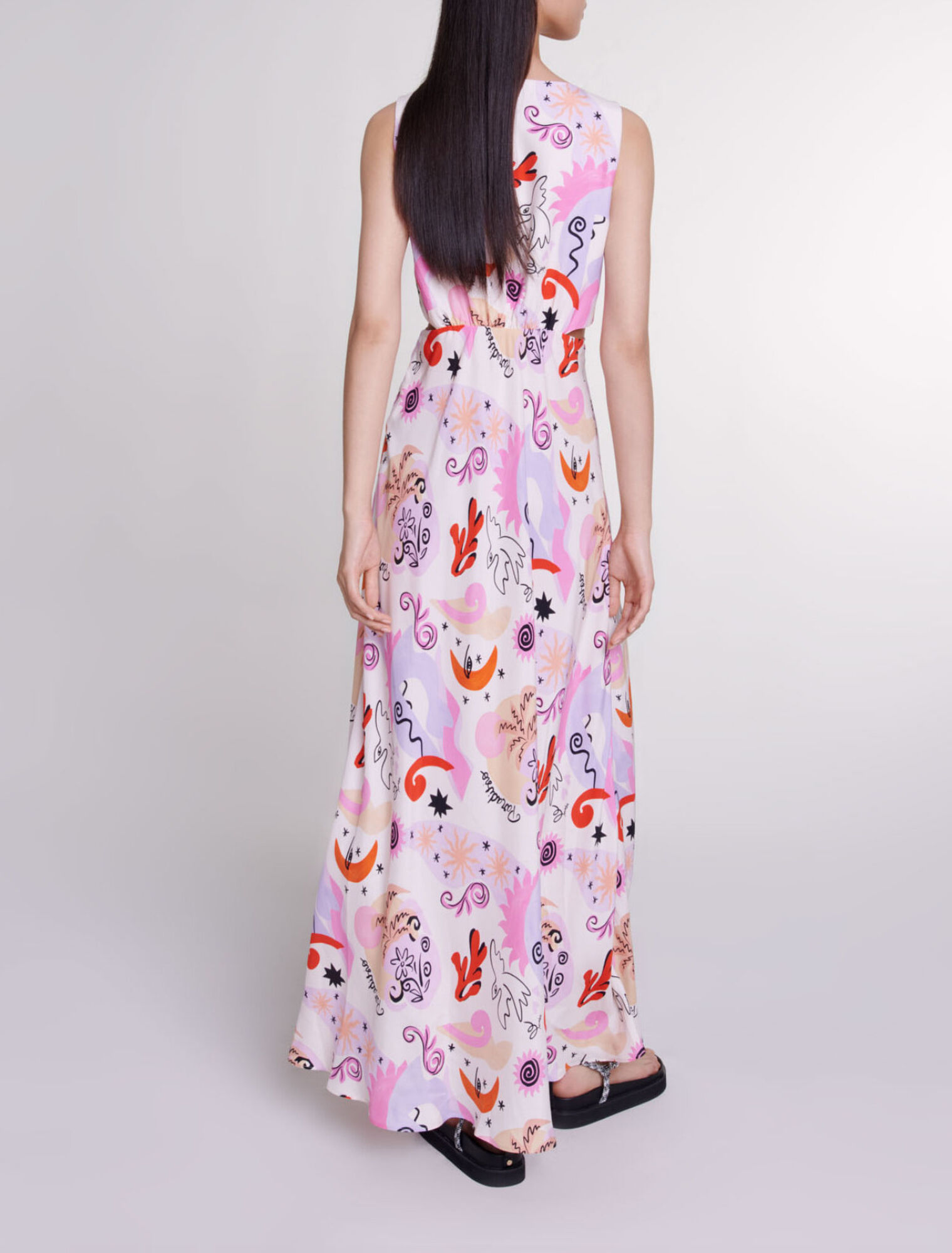 Langes Seidenkleid mit Cut-outs