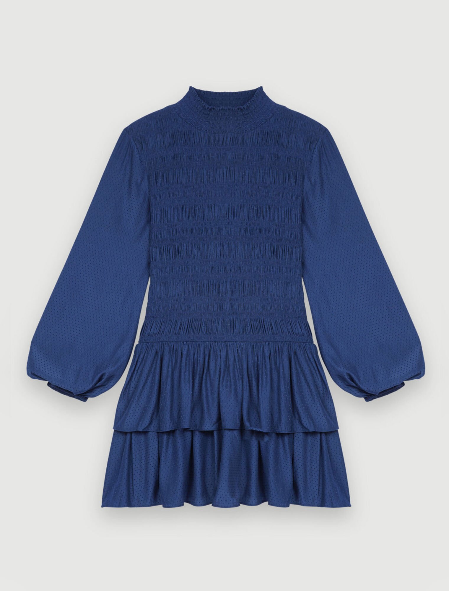Gesmoktes Kleid aus fließendem
