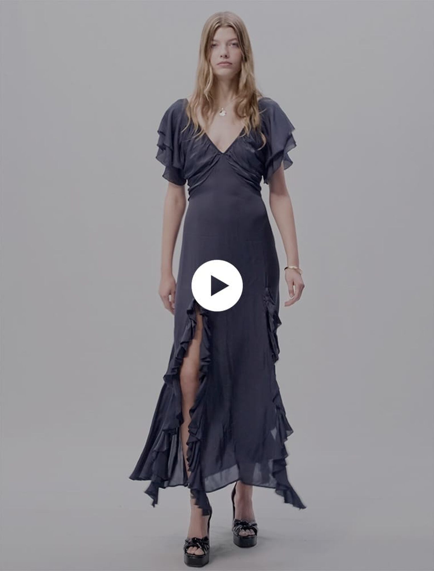Langes Kleid mit freiem Rücken