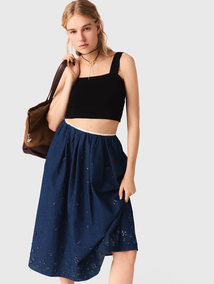 K&uuml;rzeres Strickoberteil mit Tr&auml;gern