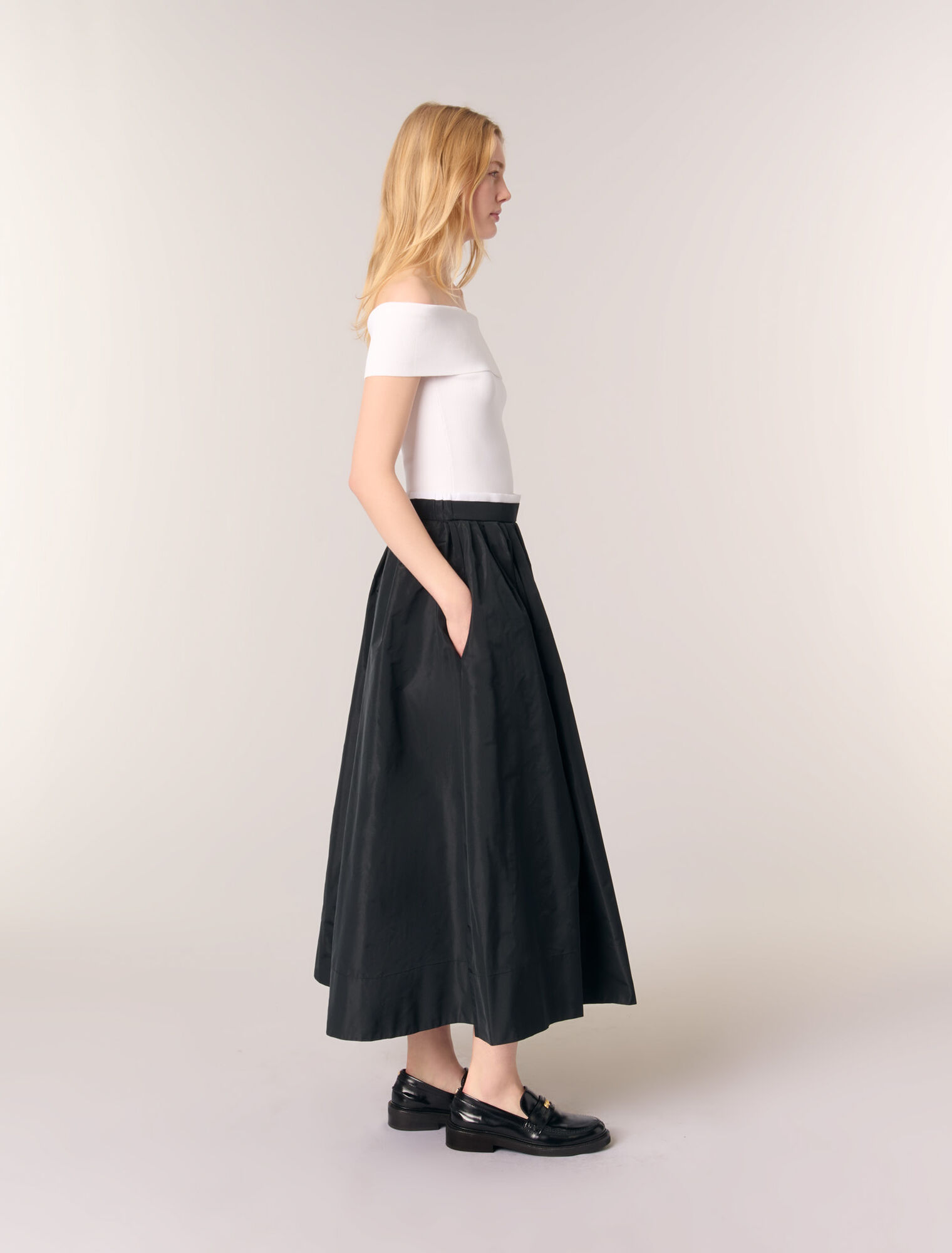 Langer Rock mit Kontrast-Taille