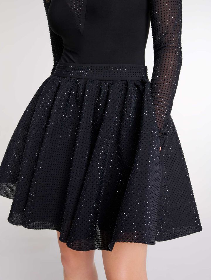 Kurzer weiter Rock mit Strass