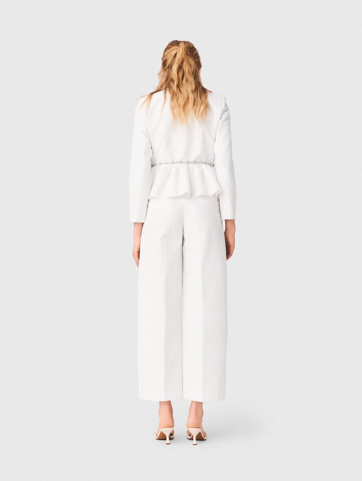 Kurze Jacke mit Schmuckg&uuml;rtel