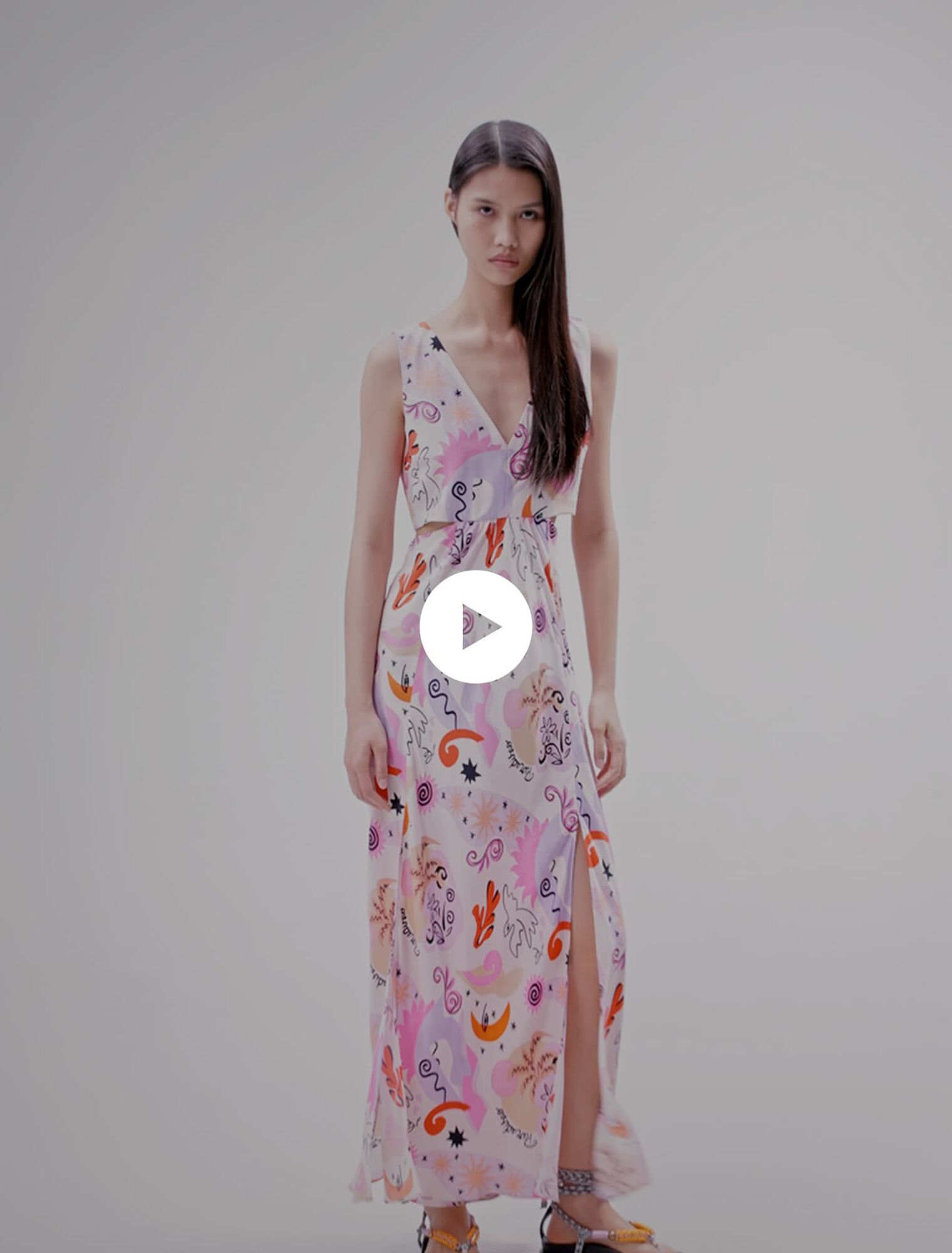 Langes Seidenkleid mit Cut-outs