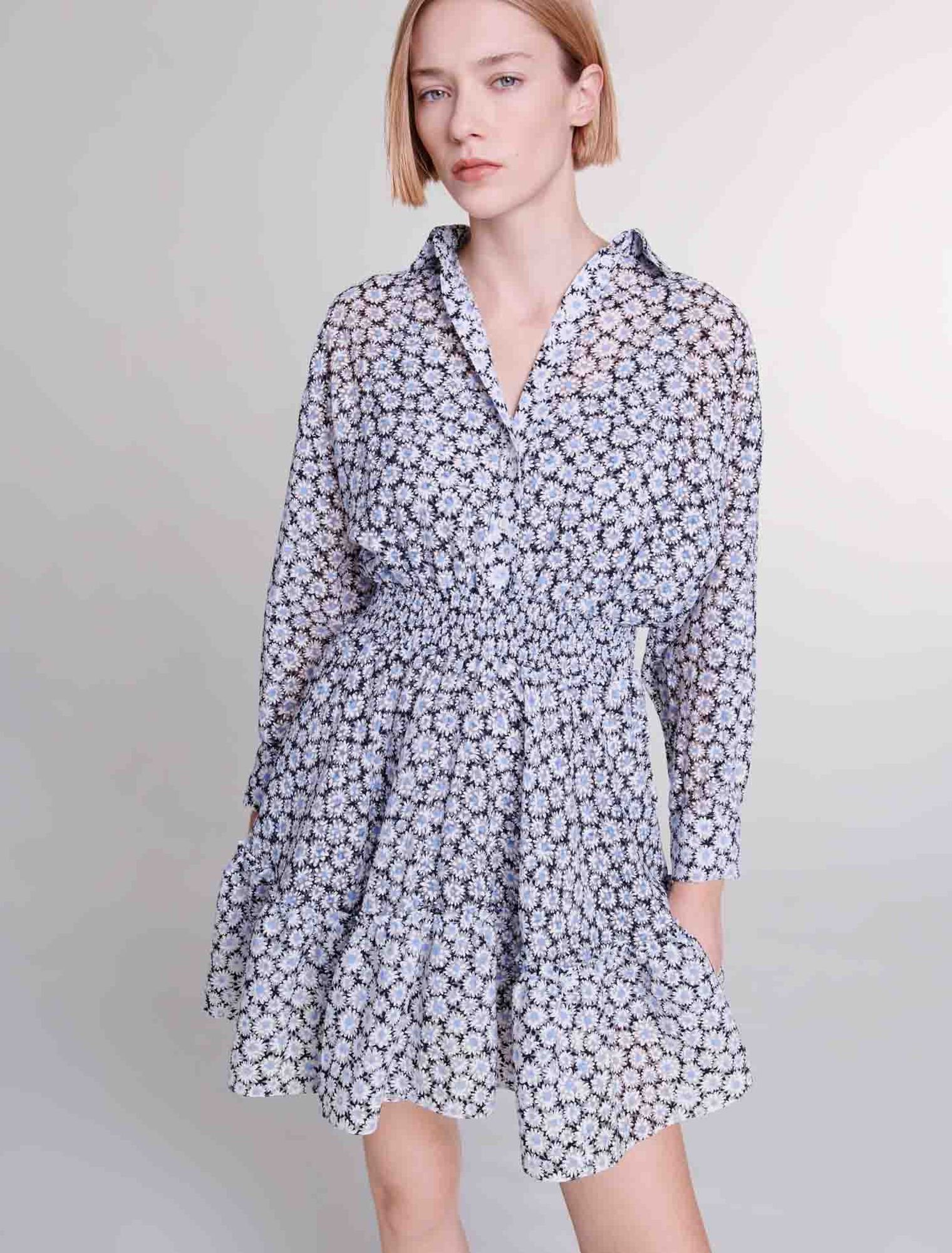 Kurzes Kleid mit Blumen